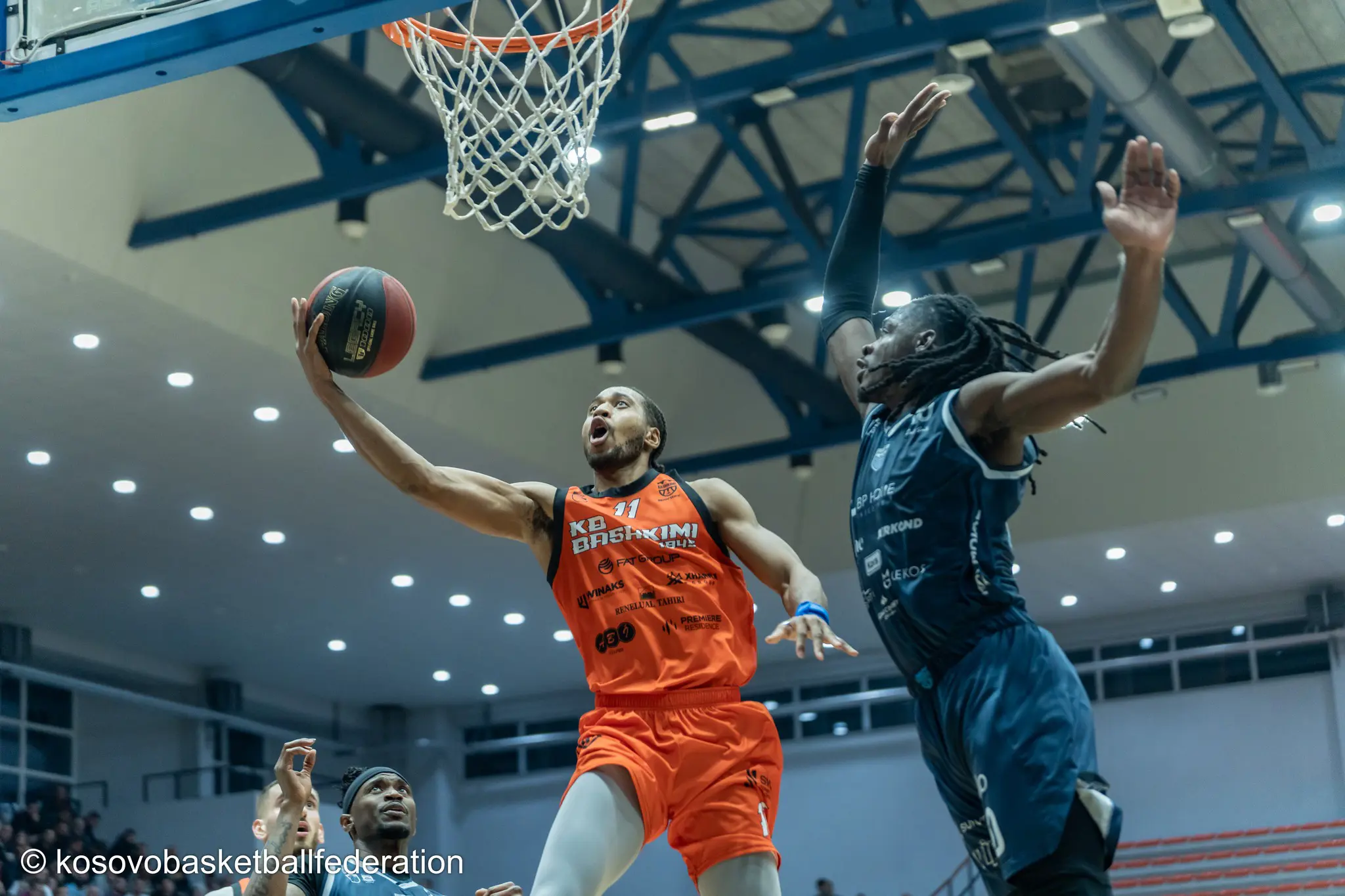 Albumi i ndeshjes Bashkimi-Sigal Prishtina