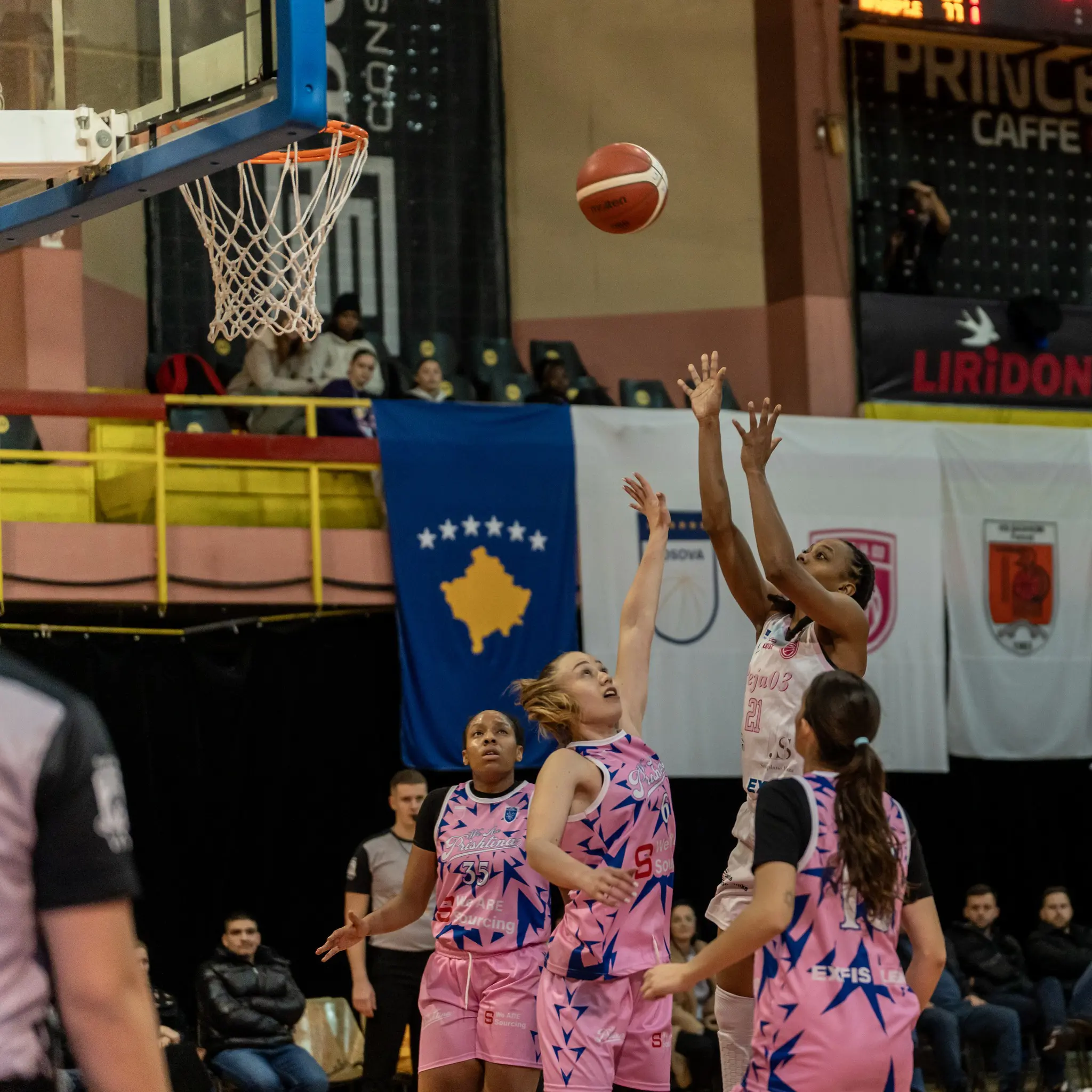 Albumi i ndeshjes Peja 03-Prishtina