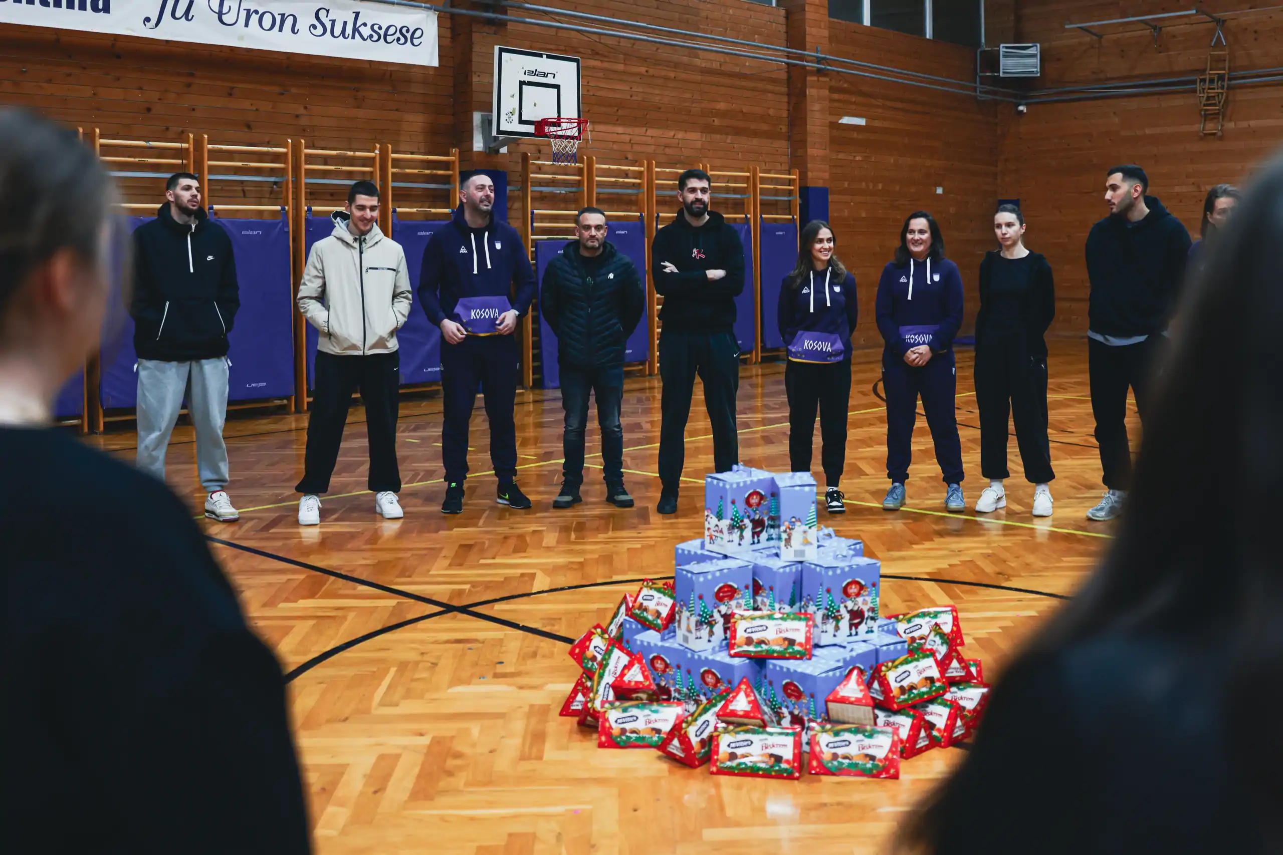 Dhurata për fëmijët e SOS Fshatit